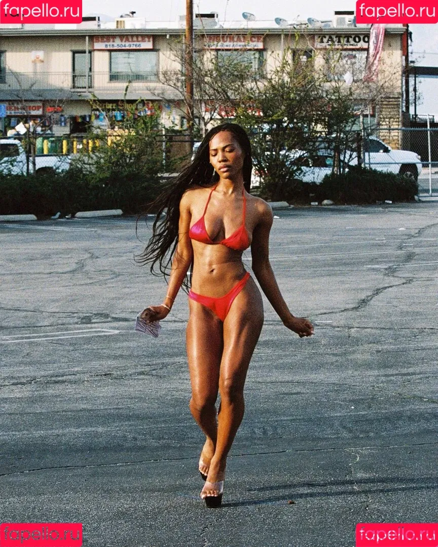 Quenlin Blackwell / quenblackwell Onlyfans Photo Gallery 