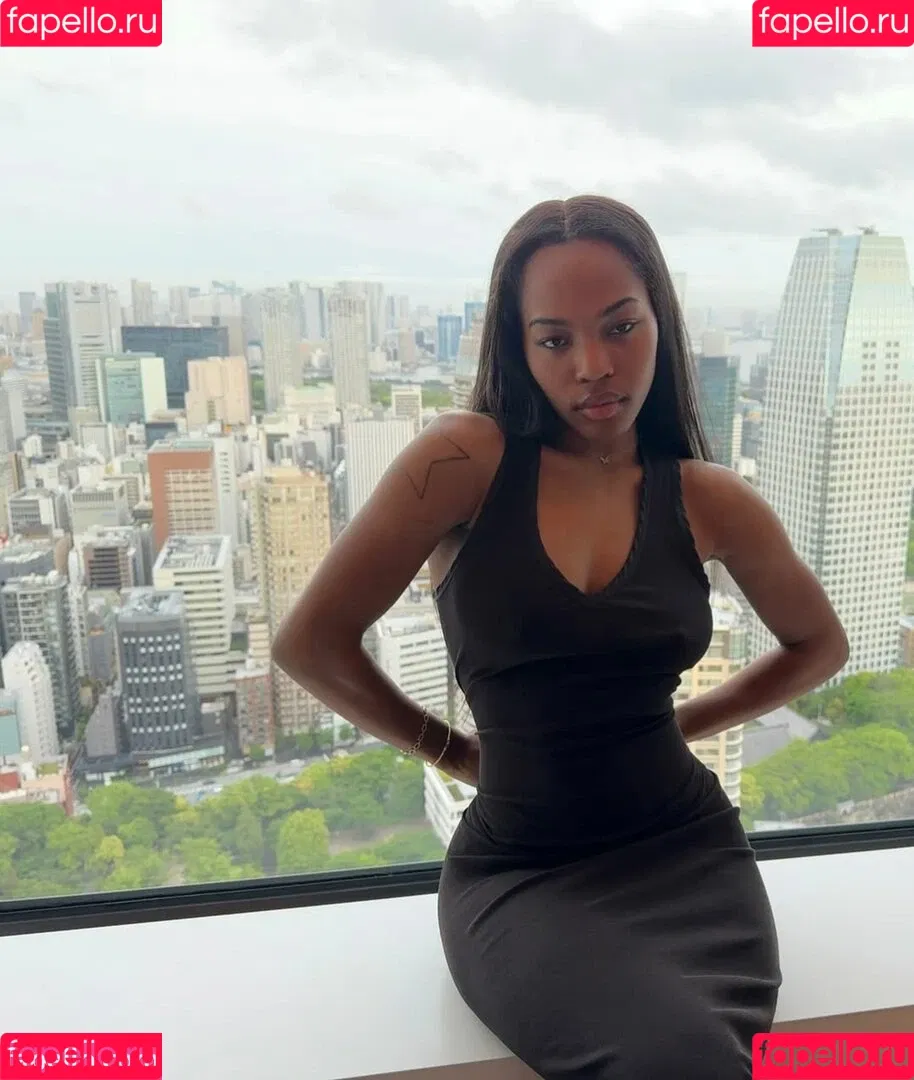 Quenlin Blackwell / quenblackwell Onlyfans Photo Gallery 