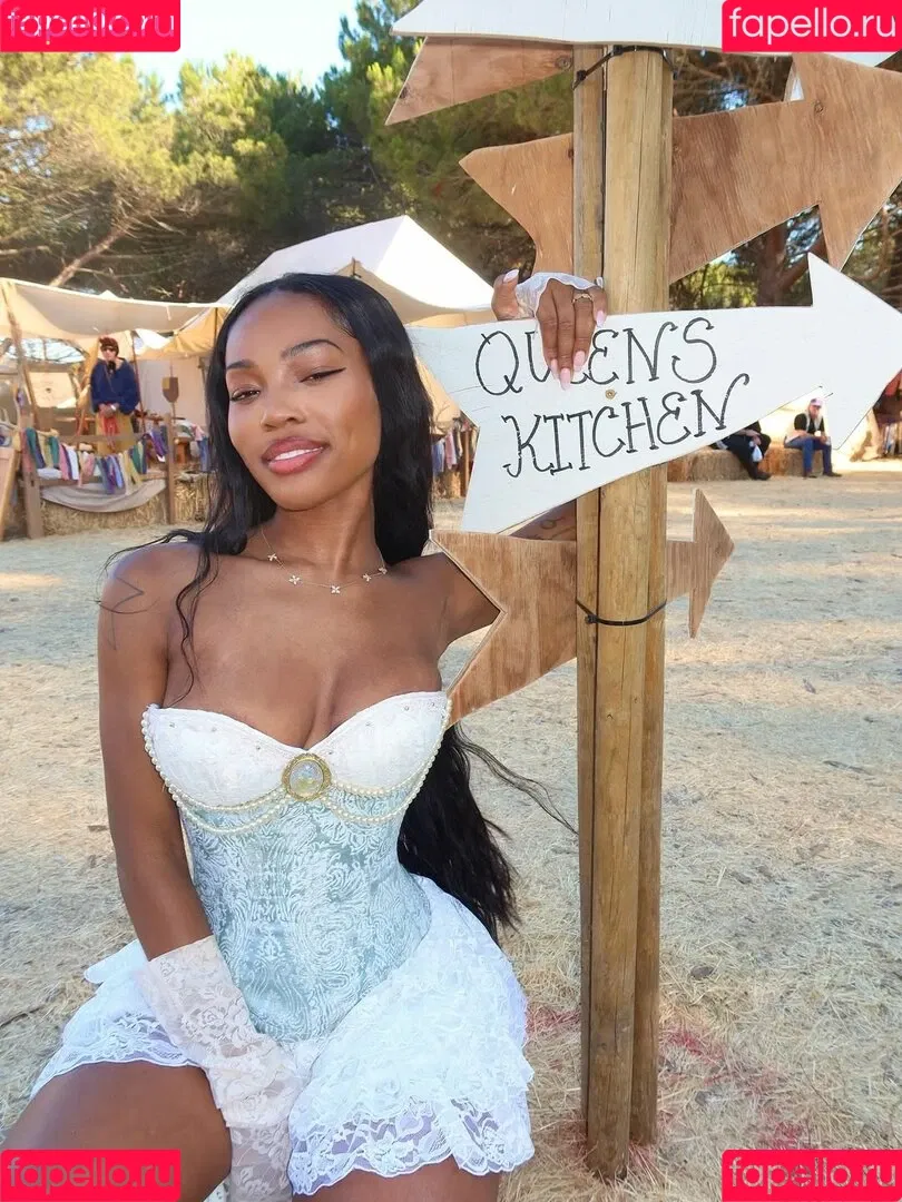 Quenlin Blackwell / quenblackwell Onlyfans Photo Gallery 