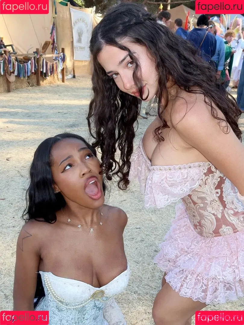 Quenlin Blackwell / quenblackwell Onlyfans Photo Gallery 