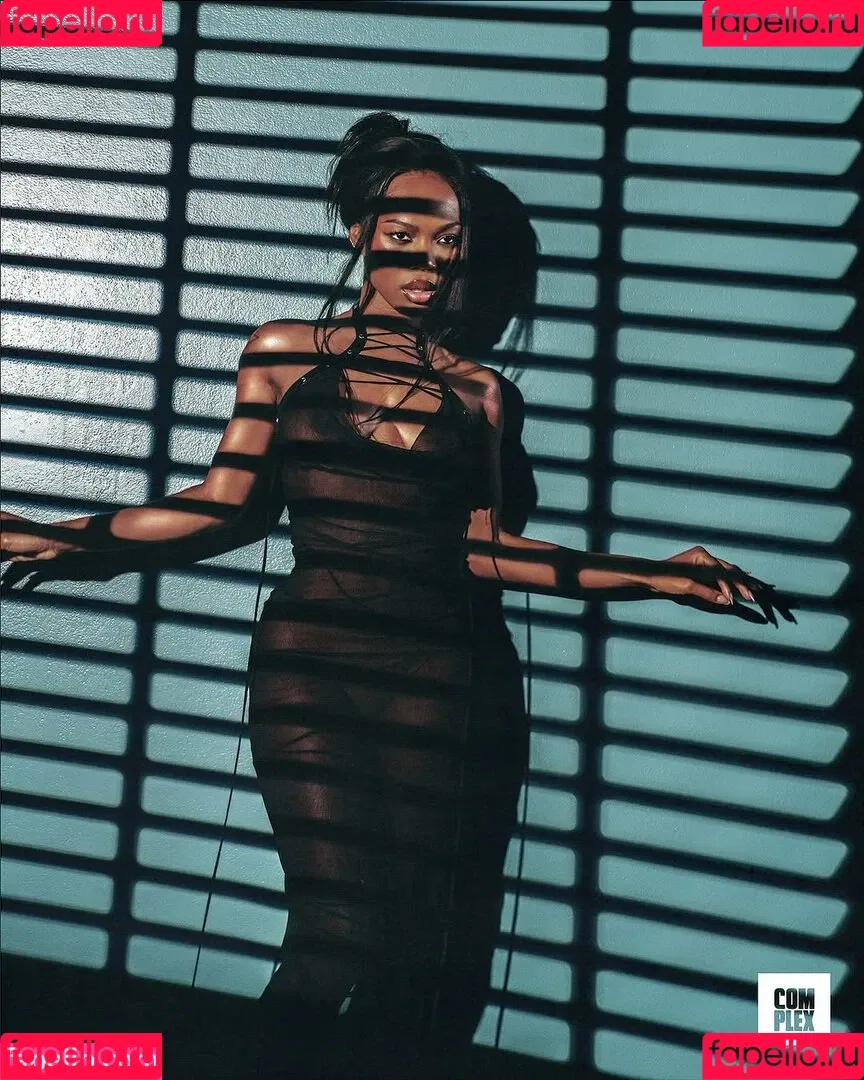 Quenlin Blackwell / quenblackwell Onlyfans Photo Gallery 