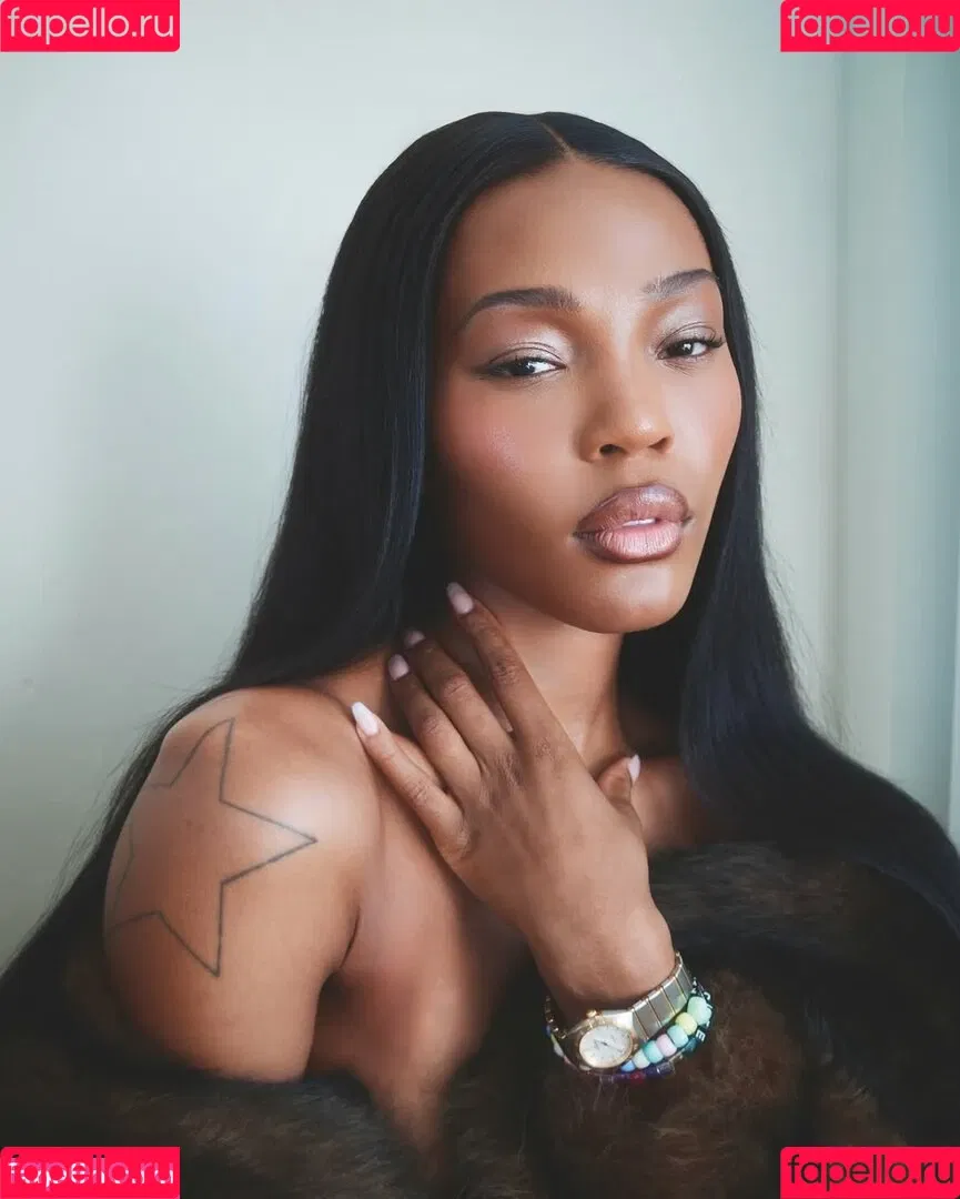 Quenlin Blackwell / quenblackwell Onlyfans Photo Gallery 