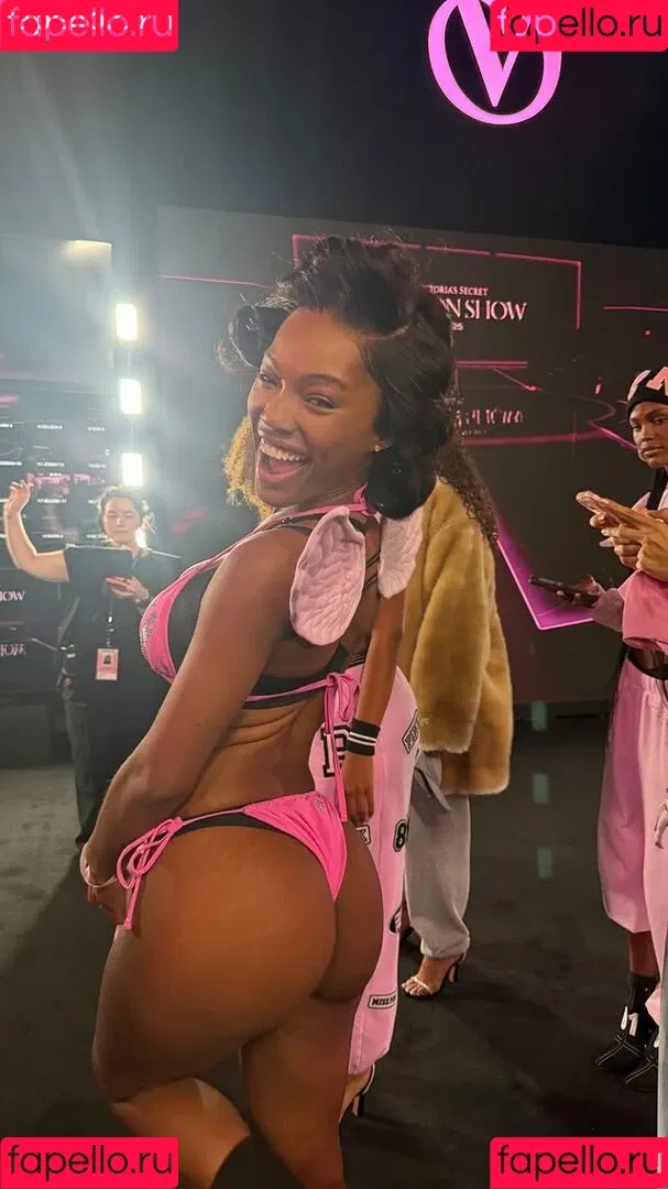 Quenlin Blackwell / quenblackwell Onlyfans Photo Gallery 