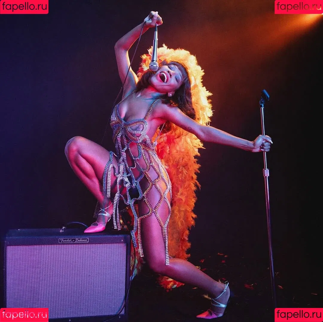 Quenlin Blackwell / quenblackwell Onlyfans Photo Gallery 