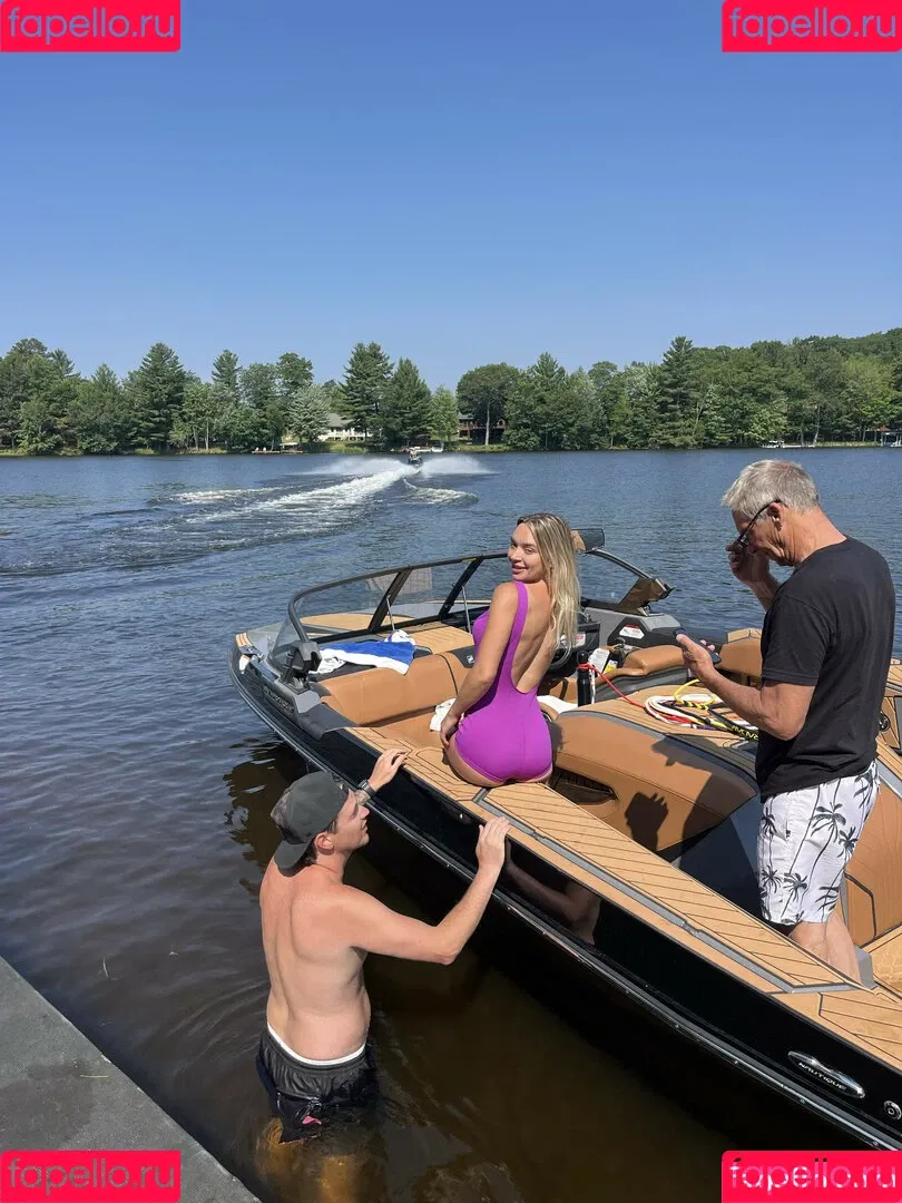 Natalie Decker / NatalieRacing / nataliedecker / user Onlyfans Photo Gallery 