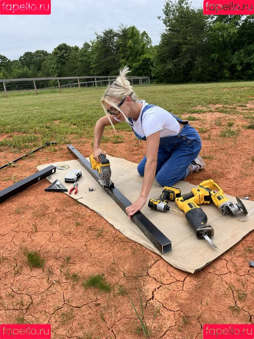 Natalie Decker / NatalieRacing / nataliedecker / user Onlyfans Photo Gallery 