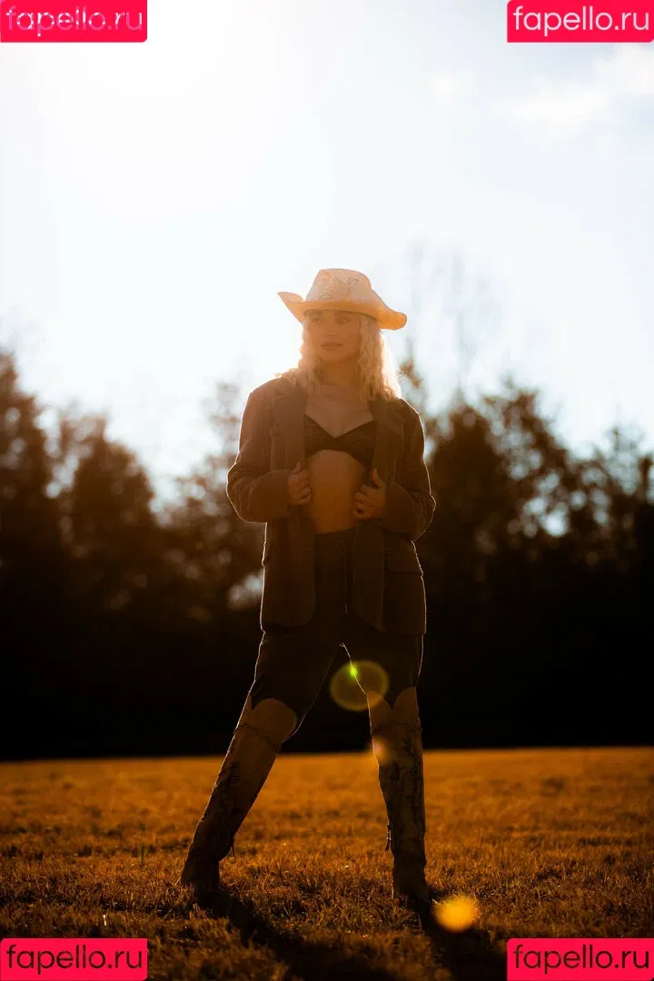 Natalie Decker / NatalieRacing / nataliedecker / user Onlyfans Photo Gallery 