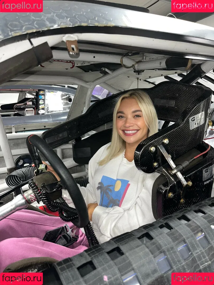 Natalie Decker / NatalieRacing / nataliedecker / user Onlyfans Photo Gallery 