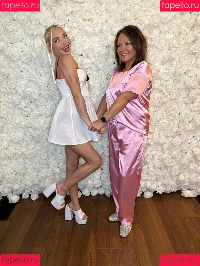 Natalie Decker / NatalieRacing / nataliedecker / user Onlyfans Photo Gallery 