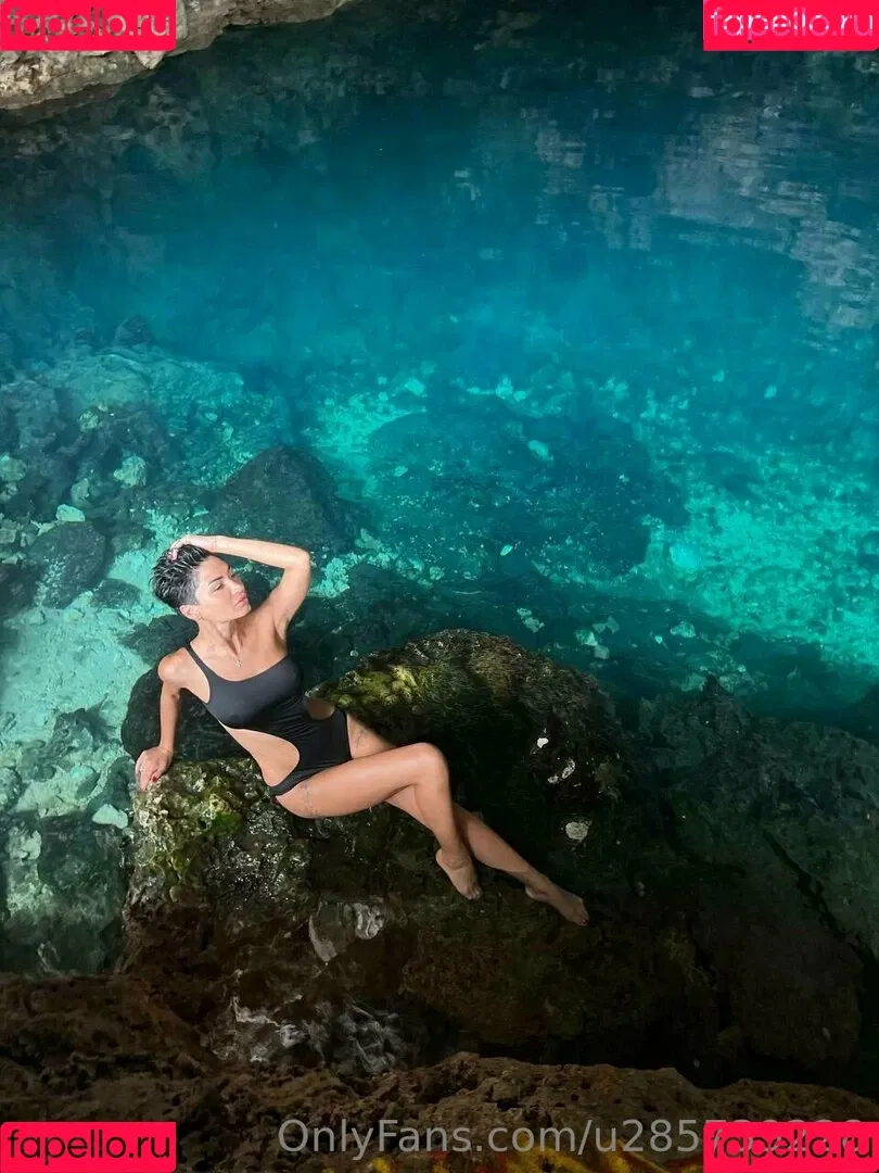 thebaddest24 / thebaddest_m0mmy Onlyfans Photo Gallery 