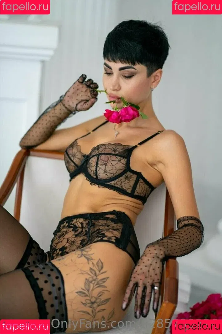 thebaddest24 / thebaddest_m0mmy Onlyfans Photo Gallery 