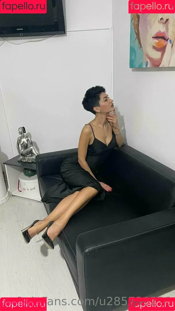 thebaddest24 / thebaddest_m0mmy Onlyfans Photo Gallery 