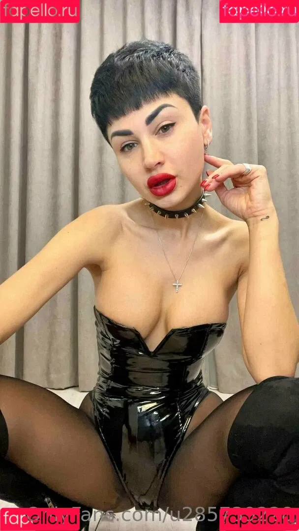 thebaddest24 / thebaddest_m0mmy Onlyfans Photo Gallery 