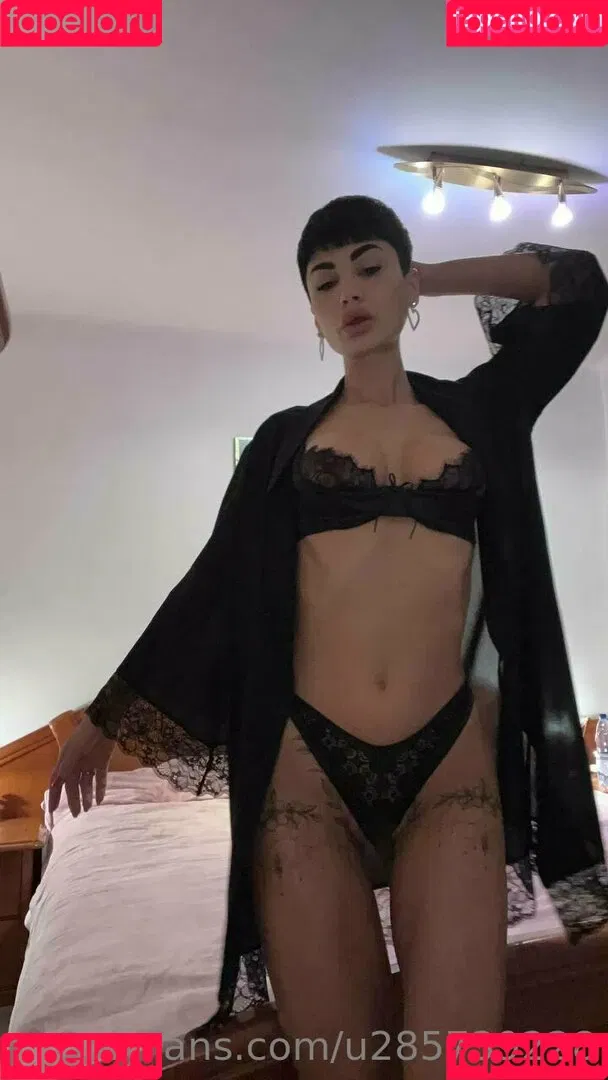 thebaddest24 / thebaddest_m0mmy Onlyfans Photo Gallery 