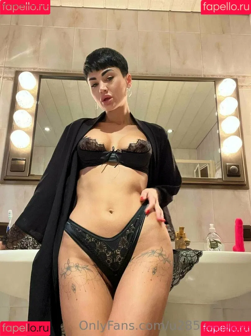 thebaddest24 / thebaddest_m0mmy Onlyfans Photo Gallery 