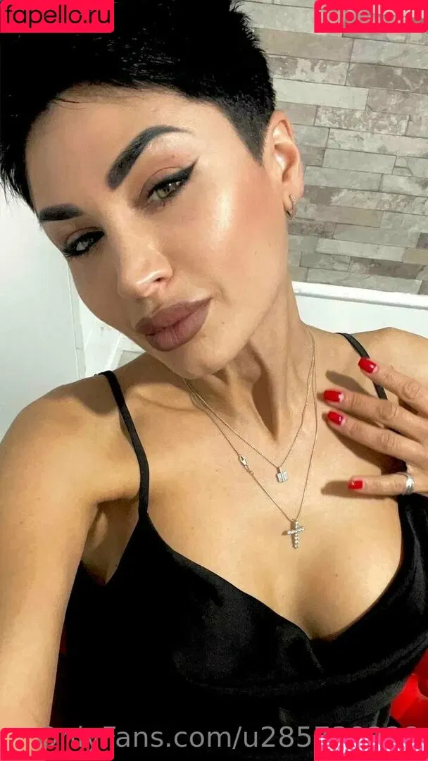 thebaddest24 / thebaddest_m0mmy Onlyfans Photo Gallery 