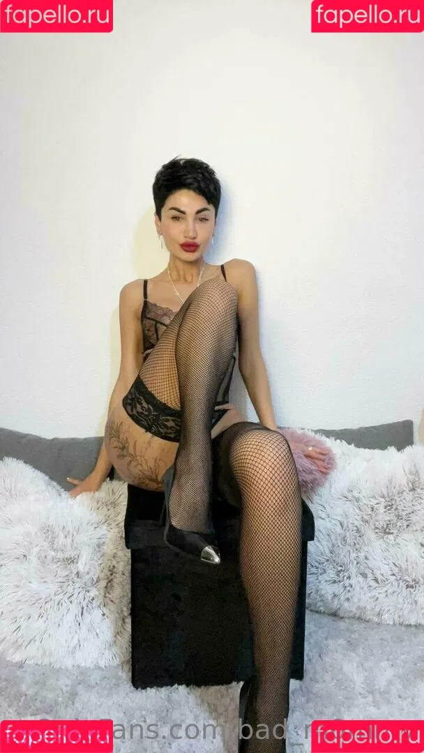 thebaddest24 / thebaddest_m0mmy Onlyfans Photo Gallery 