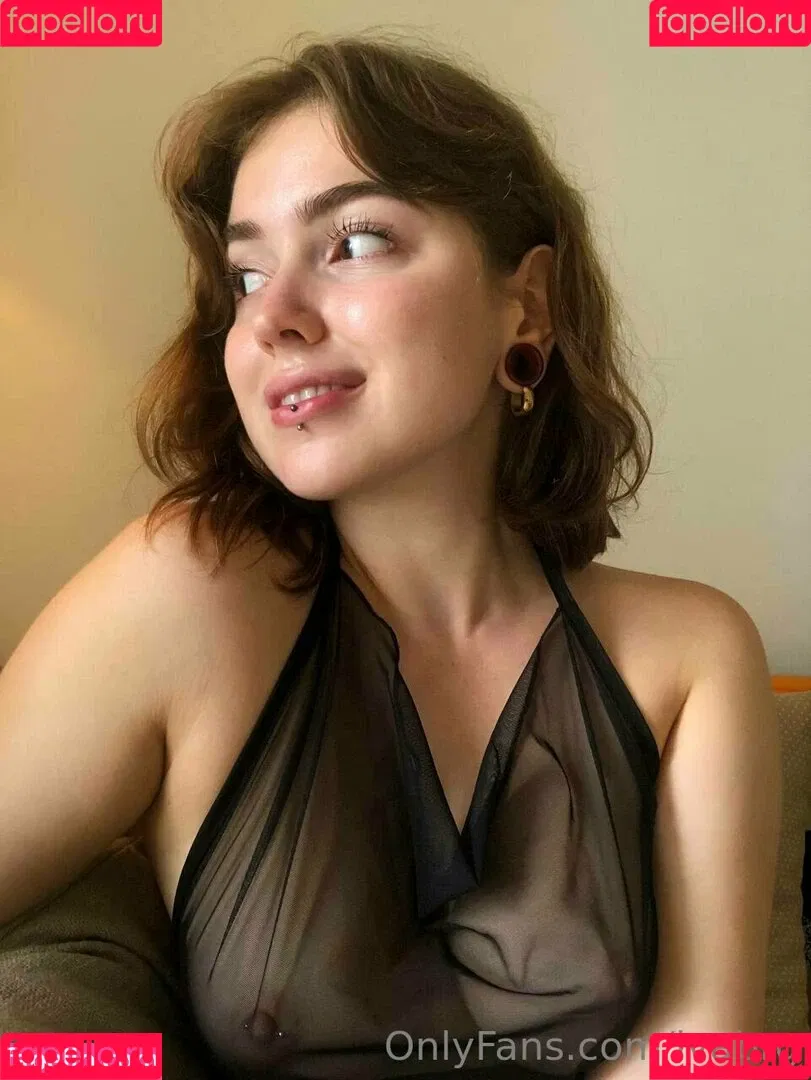 bvarg / ivabrg / madisonbear / mdsnray / tinymadison Onlyfans Photo Gallery 