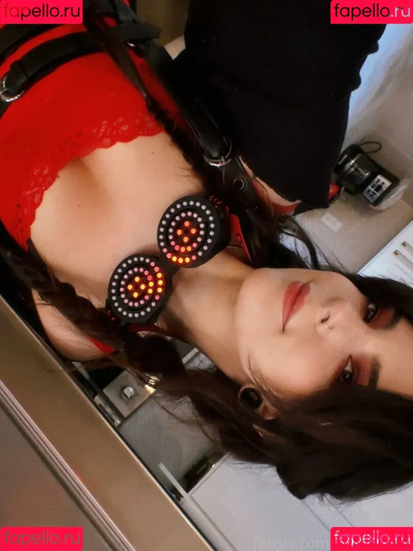 Bloodraven / bldrvn / blood.raven / bloodravencosplay Onlyfans Photo Gallery 