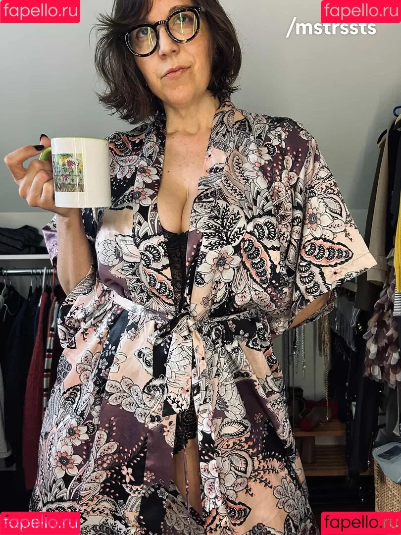 https: / mstrss.ts / mstrssts_VIP Onlyfans Photo Gallery 