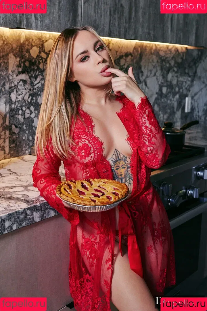 Anna Claire Clouds / annaclairecloud / annaclaireclouds / annaclairecloudstv__ Onlyfans Photo Gallery 