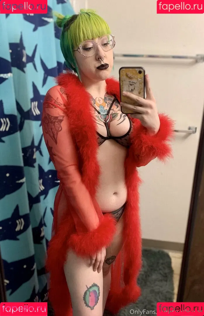 netflixvinesxx / trrashvixen Onlyfans Photo Gallery 