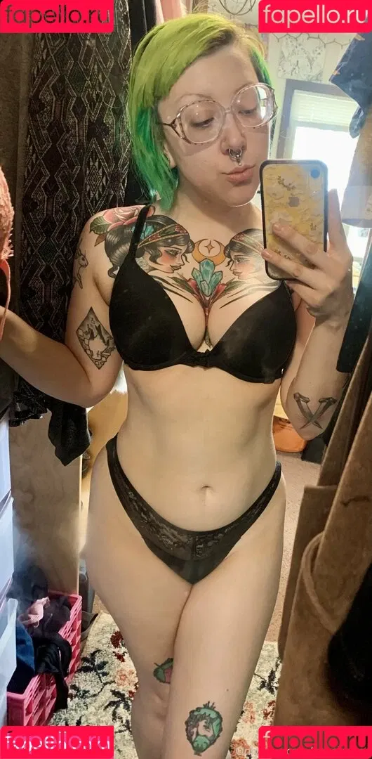 netflixvinesxx / trrashvixen Onlyfans Photo Gallery 