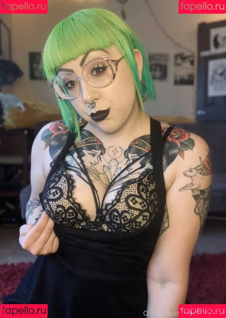 netflixvinesxx / trrashvixen Onlyfans Photo Gallery 