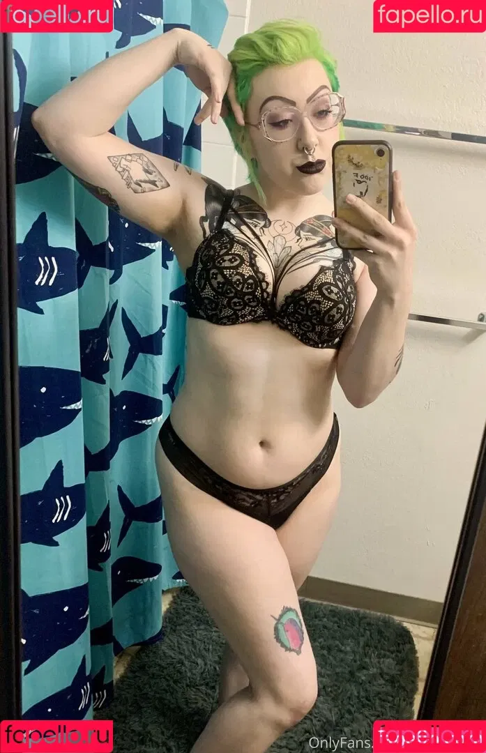 netflixvinesxx / trrashvixen Onlyfans Photo Gallery 