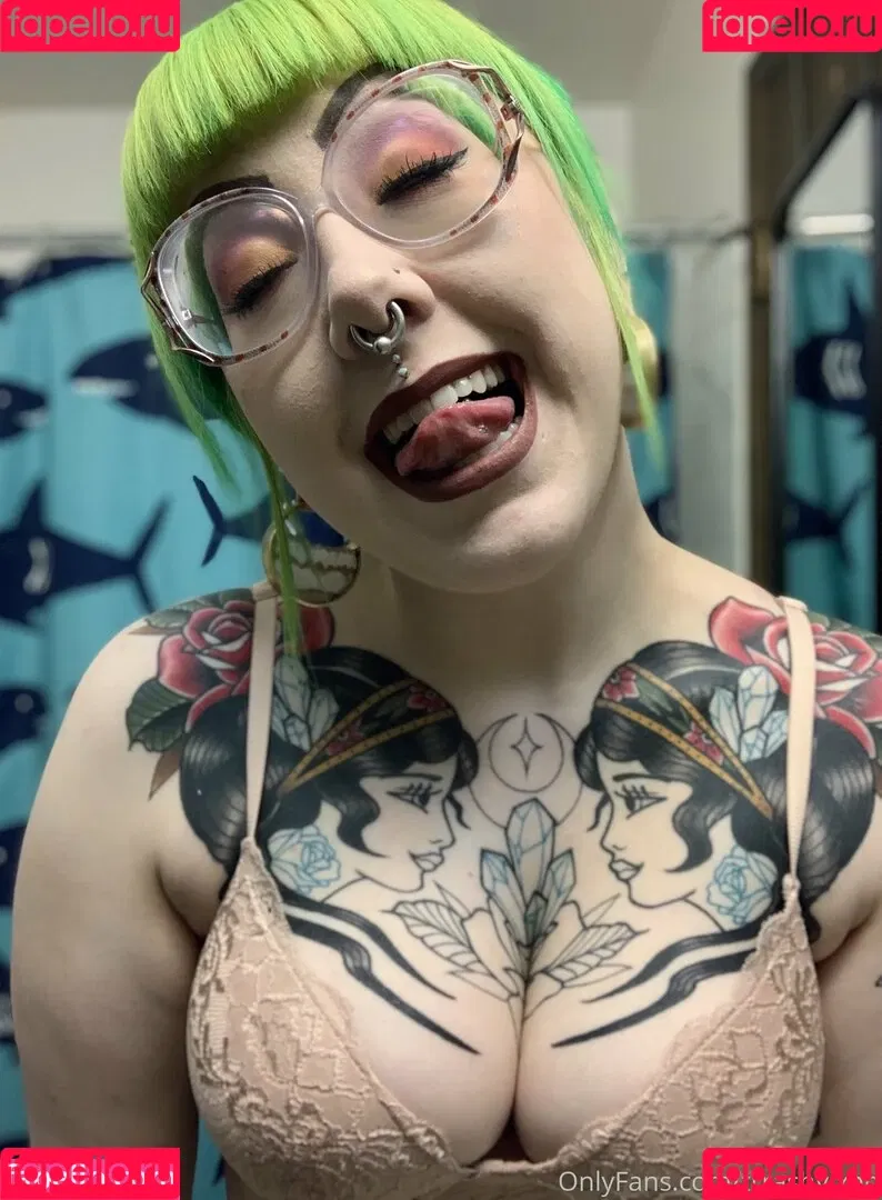 netflixvinesxx / trrashvixen Onlyfans Photo Gallery 