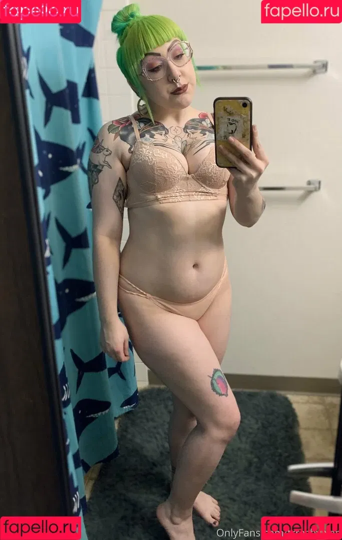 netflixvinesxx / trrashvixen Onlyfans Photo Gallery 