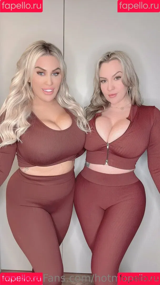 Lilly and penny / hotmomlove / hotmomlovex / pennylilylove Onlyfans Photo Gallery 