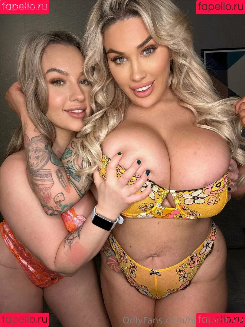 Lilly and penny / hotmomlove / hotmomlovex / pennylilylove Onlyfans Photo Gallery 