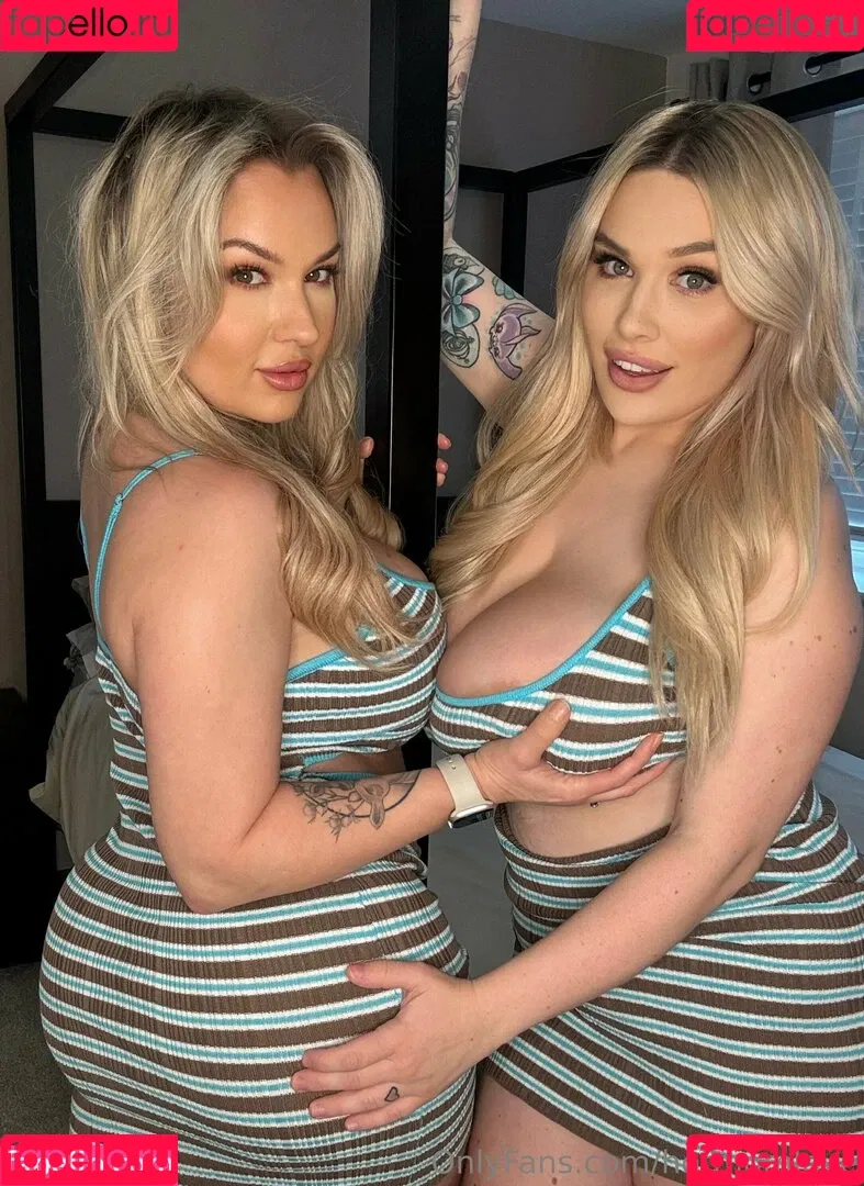 Lilly and penny / hotmomlove / hotmomlovex / pennylilylove Onlyfans Photo Gallery 