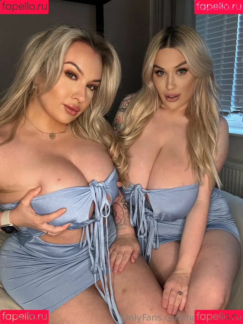 Lilly and penny / hotmomlove / hotmomlovex / pennylilylove Onlyfans Photo Gallery 