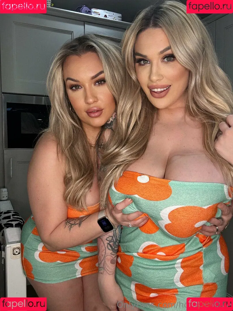 Lilly and penny / hotmomlove / hotmomlovex / pennylilylove Onlyfans Photo Gallery 