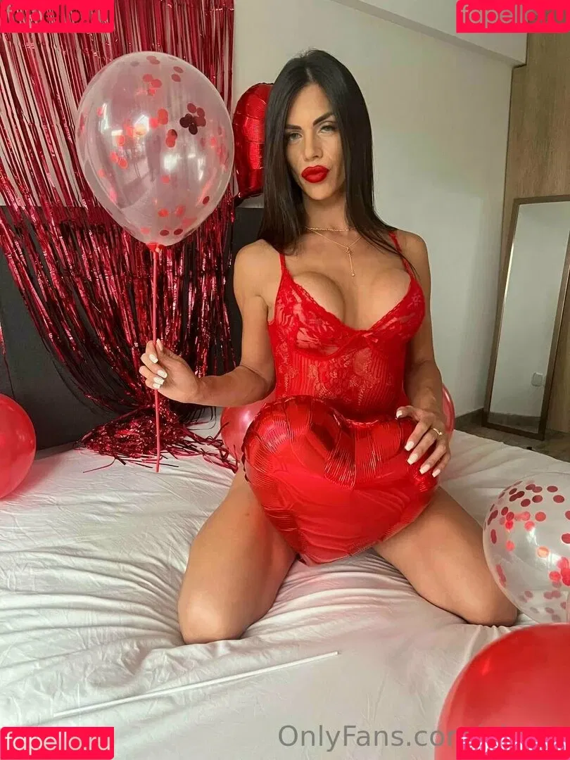 aly_ts / alyjofficial / 💜𝓐𝓵𝔂💜 Onlyfans Photo Gallery 