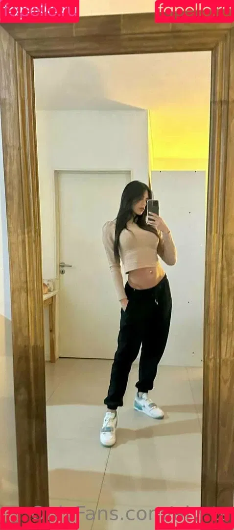 aly_ts / alyjofficial / 💜𝓐𝓵𝔂💜 Onlyfans Photo Gallery 