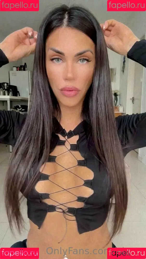 aly_ts / alyjofficial / 💜𝓐𝓵𝔂💜 Onlyfans Photo Gallery 