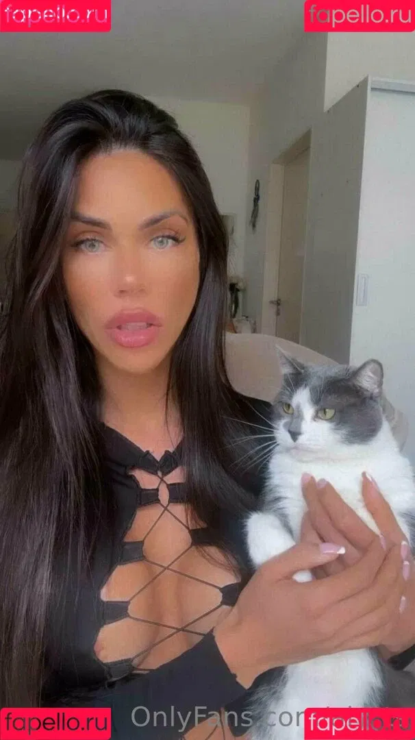 aly_ts / alyjofficial / 💜𝓐𝓵𝔂💜 Onlyfans Photo Gallery 