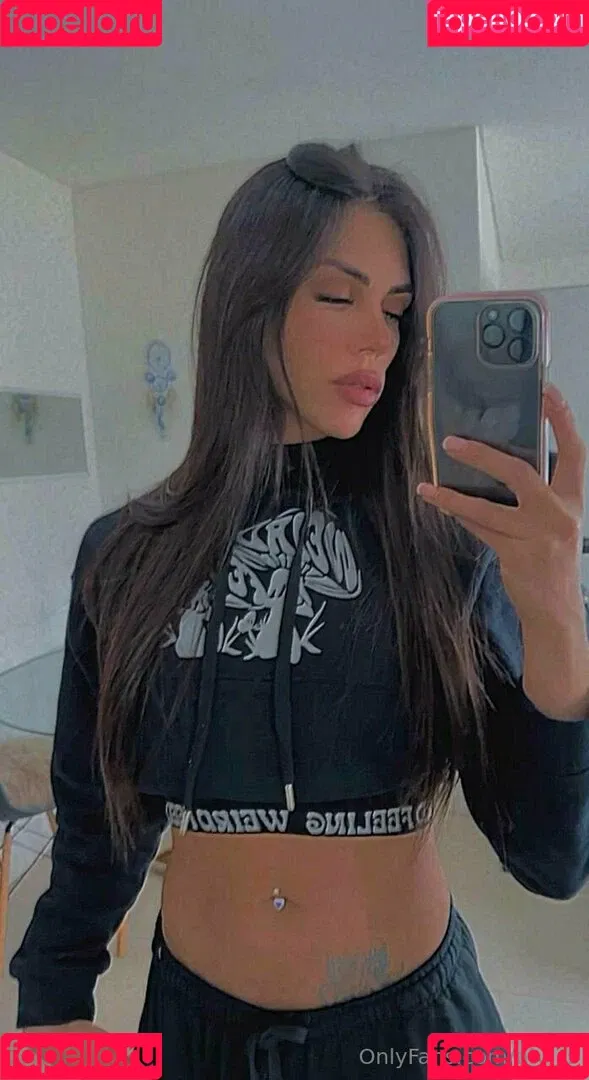 aly_ts / alyjofficial / 💜𝓐𝓵𝔂💜 Onlyfans Photo Gallery 