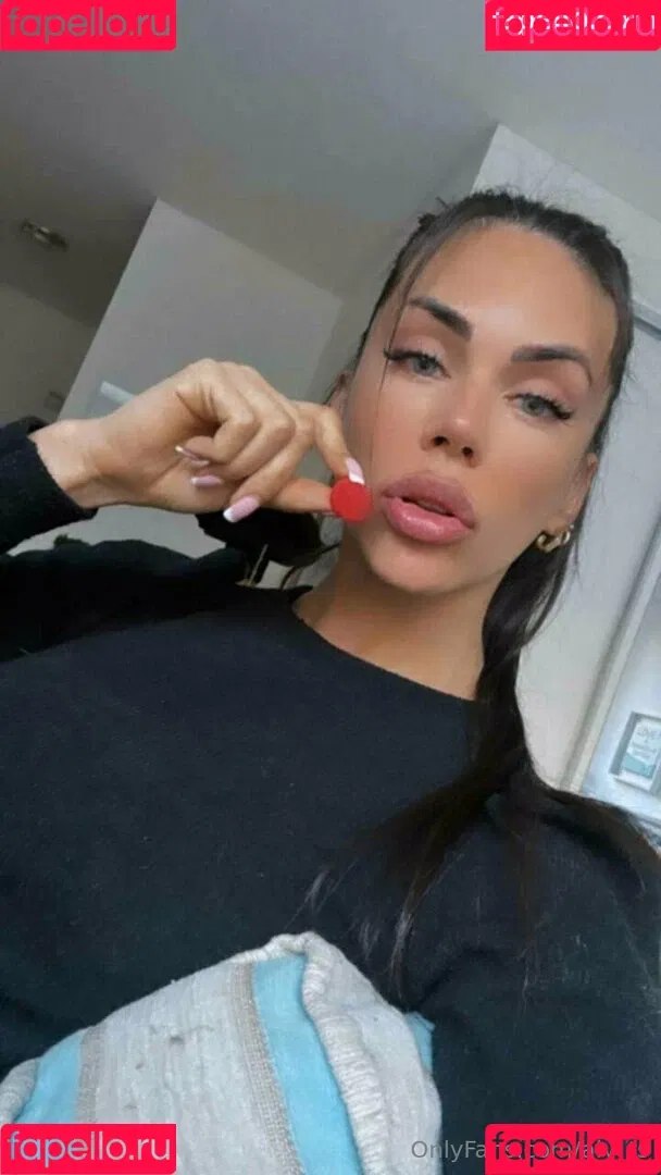 aly_ts / alyjofficial / 💜𝓐𝓵𝔂💜 Onlyfans Photo Gallery 