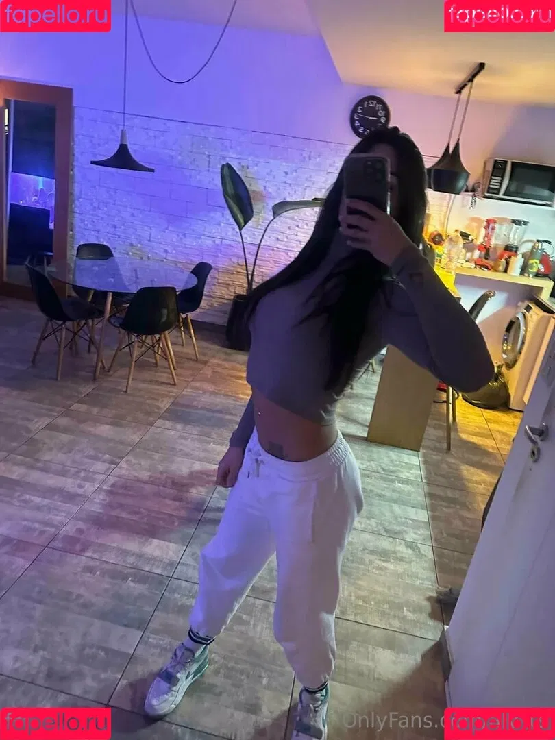 aly_ts / alyjofficial / 💜𝓐𝓵𝔂💜 Onlyfans Photo Gallery 