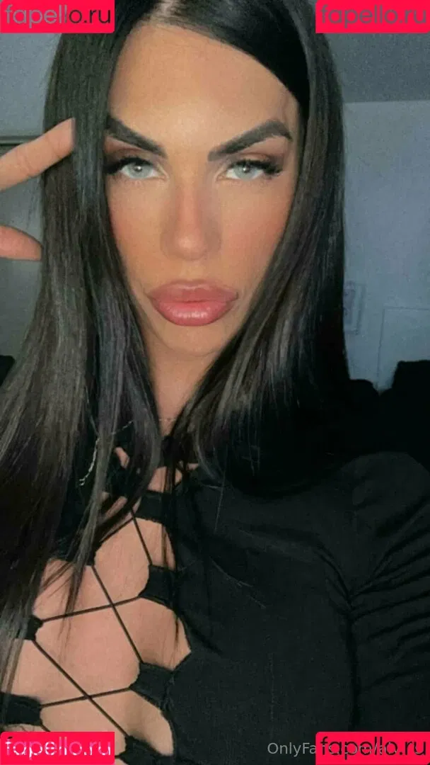 aly_ts / alyjofficial / 💜𝓐𝓵𝔂💜 Onlyfans Photo Gallery 