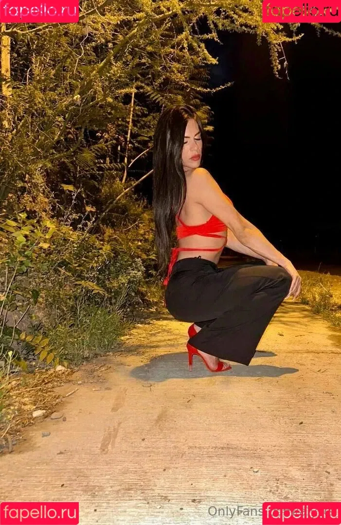 aly_ts / alyjofficial / 💜𝓐𝓵𝔂💜 Onlyfans Photo Gallery 