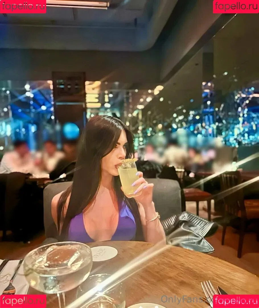 aly_ts / alyjofficial / 💜𝓐𝓵𝔂💜 Onlyfans Photo Gallery 