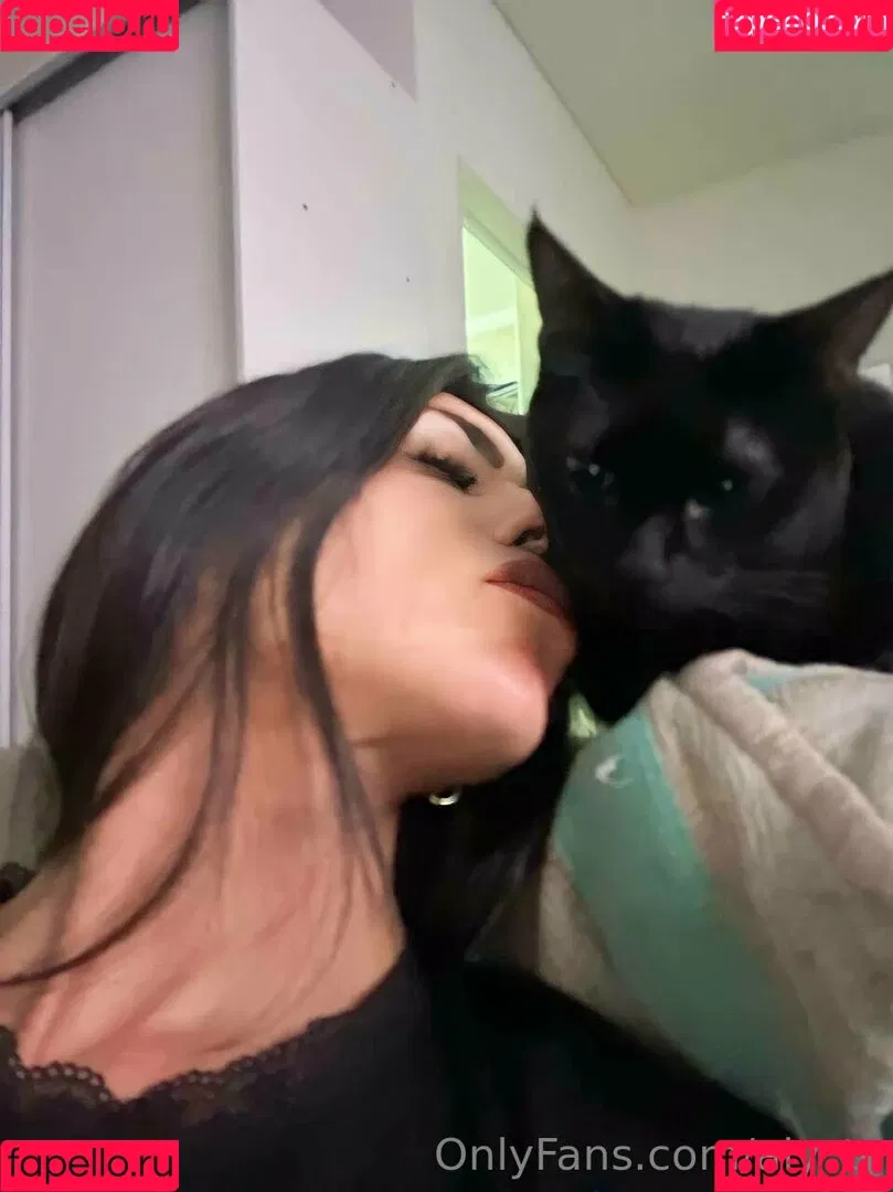 aly_ts / alyjofficial / 💜𝓐𝓵𝔂💜 Onlyfans Photo Gallery 