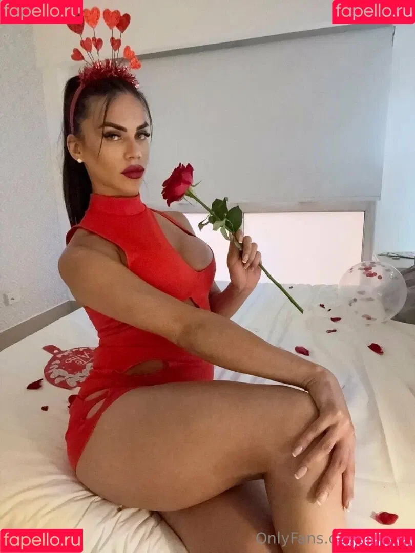 aly_ts / alyjofficial / 💜𝓐𝓵𝔂💜 Onlyfans Photo Gallery 