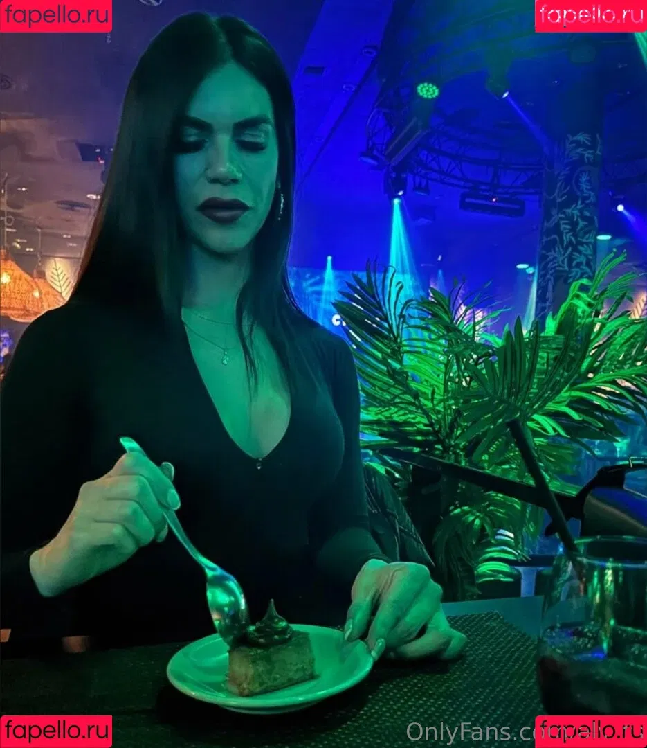 aly_ts / alyjofficial / 💜𝓐𝓵𝔂💜 Onlyfans Photo Gallery 