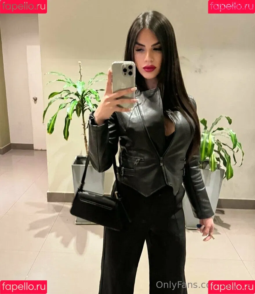 aly_ts / alyjofficial / 💜𝓐𝓵𝔂💜 Onlyfans Photo Gallery 